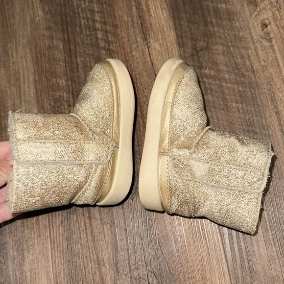 UGG Baby Gold Glitter Boots Size 4/5 - Picture 6 of 8